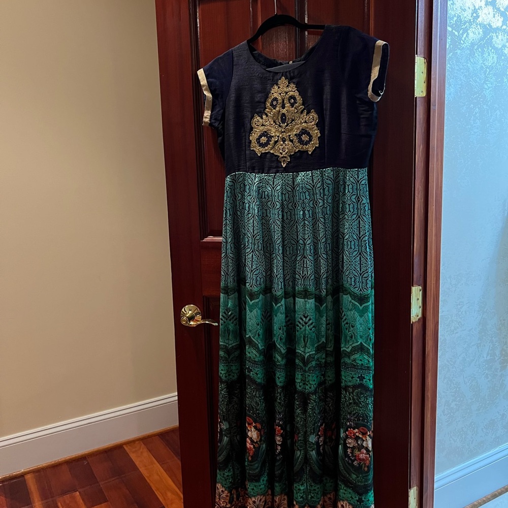 Elegant Navy and Green Embroidered Silk Salwar Kameez/Kurta